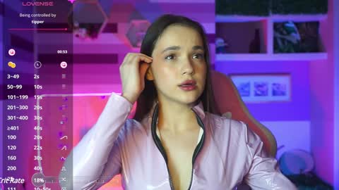 Snapshot of eviegreens chatting on December 26, 7:38 pm Evie online show from December 26, 7:38 pm