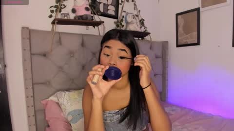 Snapshot of evieh1_ chatting on November 20, 3:23 pm Ivi Alejandra online show from November 20, 3:23 pm