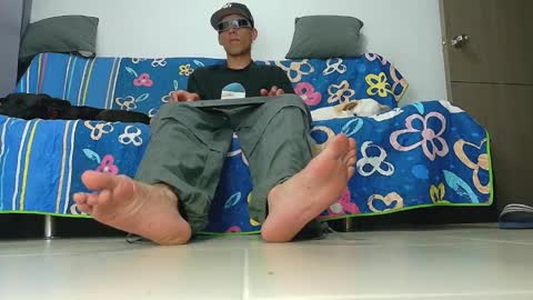 Snapshot of evil_boss1 chatting on April 15, 3:13 am evil_boss1 online show from April 15, 3:13 am