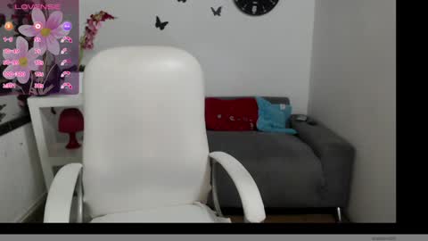 Snapshot of evil_stepmothers chatting on December 9, 9:26 pm Pamela  online show from December 9, 9:26 pm