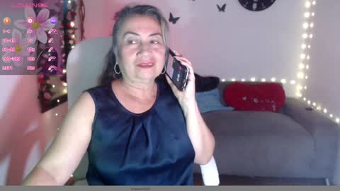Snapshot of evil_stepmothers chatting on December 18, 1:12 pm Pamela  online show from December 18, 1:12 pm