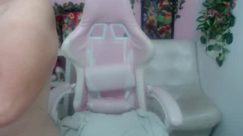 Snapshot of evil_stepmothers chatting on October 3, 6:49 pm Pamela  online show from October 3, 6:49 pm