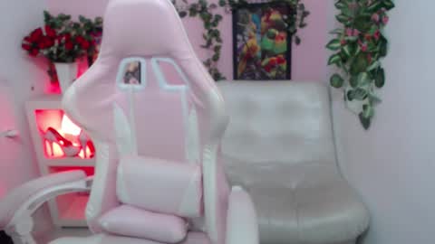 Snapshot of evil_stepmothers chatting on October 8, 7:55 pm Pamela  online show from October 8, 7:55 pm