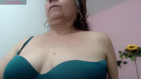 Snapshot of evil_stepmothers chatting on November 10, 5:56 pm Pamela online show from November 10, 5:56 pm