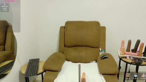 Snapshot of evvaa_moon chatting on May 22, 12:44 pm evvaa_moon online show from May 22, 12:44 pm