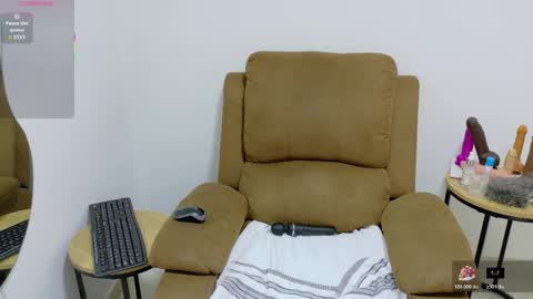 Snapshot of evvaa_moon chatting on May 30, 12:35 pm evvaa_moon online show from May 30, 12:35 pm