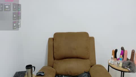 Snapshot of evvaa_moon chatting on June 6, 12:32 pm evvaa_moon online show from June 6, 12:32 pm