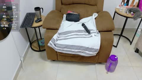 Snapshot of evvaa_moon chatting on June 8, 12:49 pm evvaa_moon online show from June 8, 12:49 pm