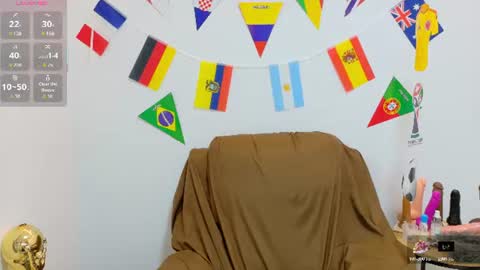 Snapshot of evvaa_moon chatting on June 15, 12:40 pm evvaa_moon online show from June 15, 12:40 pm