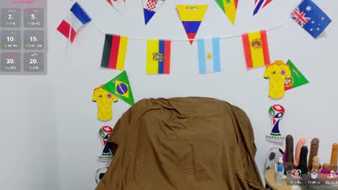 Snapshot of evvaa_moon chatting on June 30, 12:39 pm evvaa_moon online show from June 30, 12:39 pm