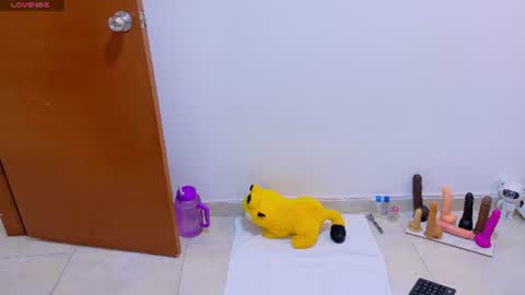 Snapshot of evvaa_moon chatting on July 23, 12:36 pm evvaa_moon online show from July 23, 12:36 pm