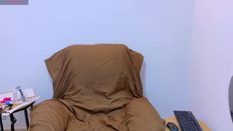 Snapshot of evvaa_moon chatting on July 25, 12:36 pm evvaa_moon online show from July 25, 12:36 pm