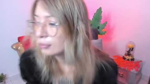 Snapshot of evyei chatting on December 31, 4:14 pm evyei online show from December 31, 4:14 pm