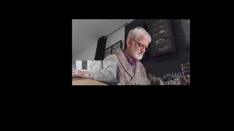 Snapshot of ewaldwillems99 chatting on April 10, 12:10 pm Naaktloper online show from April 10, 12:10 pm