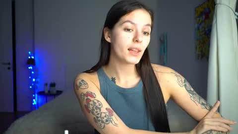 ewelynscott online show from December 2, 11:34 pm