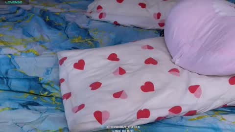 Snapshot of excellent_ella chatting on October 19, 7:25 pm Ella for you online show from October 19, 7:25 pm