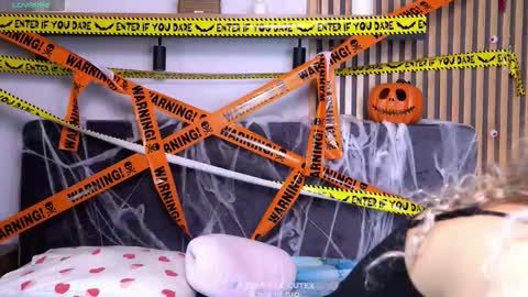 Snapshot of excellent_ella chatting on October 26, 9:04 am Ella for you online show from October 26, 9:04 am