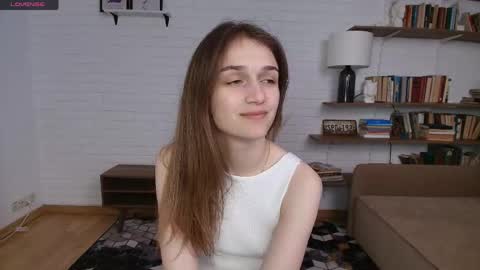 Snapshot of excellent_vibe chatting on May 19, 9:21 pm Ann online show from May 19, 9:21 pm