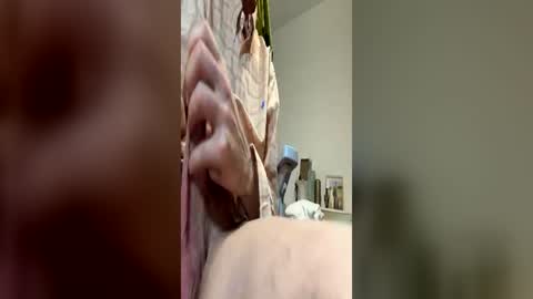 Snapshot of exhibapoil chatting on July 1, 7:21 am exhibapoil online show from July 1, 7:21 am