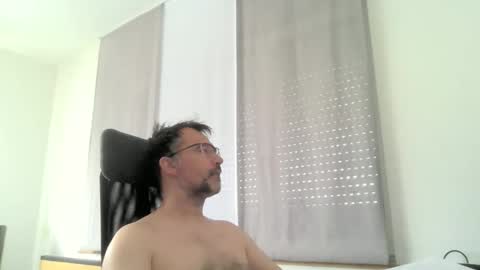 Snapshot of exhibit77 chatting on June 9, 10:27 am exhibit77 online show from June 9, 10:27 am