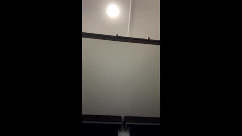 Snapshot of exhibitman69_ldb chatting on December 2, 1:25 am exhibitman69_ldb online show from December 2, 1:25 am