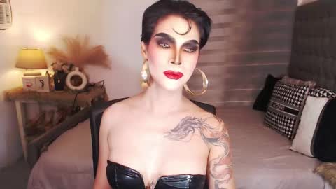 Snapshot of exotic_cassy chatting on May 6, 9:53 pm cassie online show from May 6, 9:53 pm