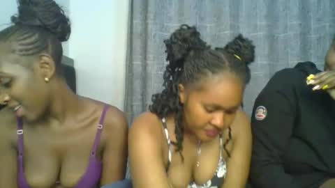 Snapshot of exotic_cutiee chatting on April 21, 2:51 am exotic_cutiee online show from April 21, 2:51 am