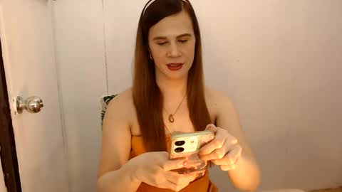 Snapshot of exoticbabes chatting on July 21, 11:01 am exoticbabes online show from July 21, 11:01 am