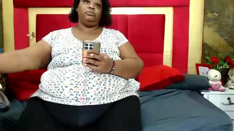 Snapshot of exoticbigmandx chatting on June 23, 2:59 pm Mandy online show from June 23, 2:59 pm