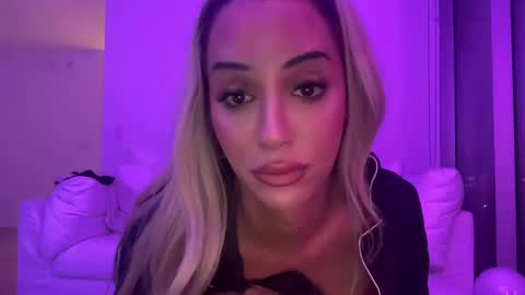 exoticcbabyy online show from September 30, 5:01 am