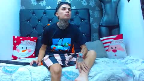 Snapshot of exotichot_couple chatting on December 26, 3:59 am exotichot_couple online show from December 26, 3:59 am