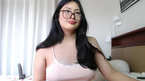 Snapshot of expensive_candyx chatting on March 22, 5:11 am Candy online show from March 22, 5:11 am