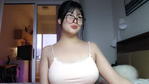 Snapshot of expensive_candyx chatting on March 26, 9:37 am Candy online show from March 26, 9:37 am