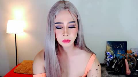 expensive_elise online show from February 26, 5:45 pm