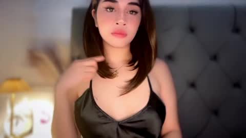 chloee online show from April 29, 8:18 am