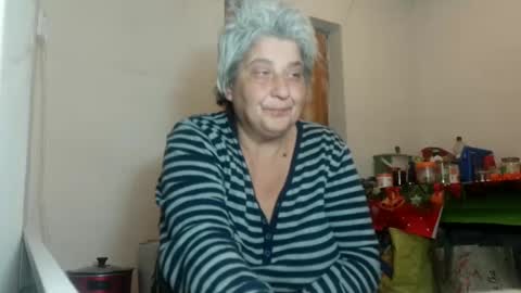 Snapshot of exquisitemature chatting on January 11, 12:55 am ExquisiteMature online show from January 11, 12:55 am