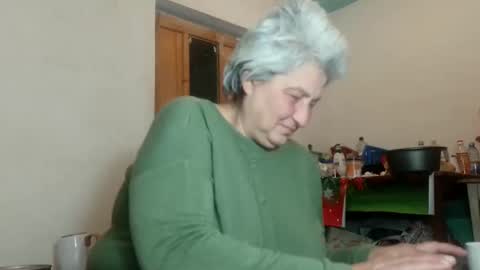 Snapshot of exquisitemature chatting on January 12, 12:28 am ExquisiteMature online show from January 12, 12:28 am