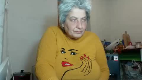 Snapshot of exquisitemature chatting on February 24, 12:20 am ExquisiteMature online show from February 24, 12:20 am