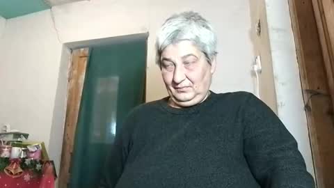 Snapshot of exquisitemature chatting on October 19, 9:21 am ExquisiteMature online show from October 19, 9:21 am