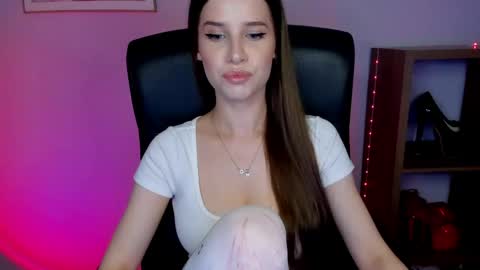 Snapshot of extasy_maya chatting on May 20, 6:41 am Maya online show from May 20, 6:41 am
