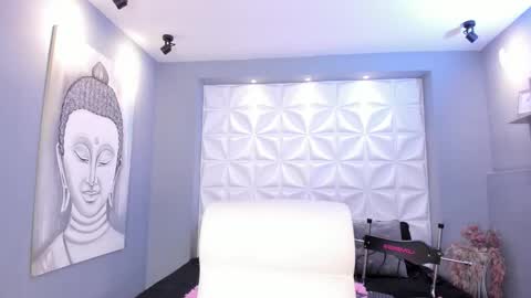 Nina online show from March 13, 2:12 pm