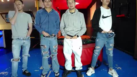 extrangers online show from November 4, 1:10 pm