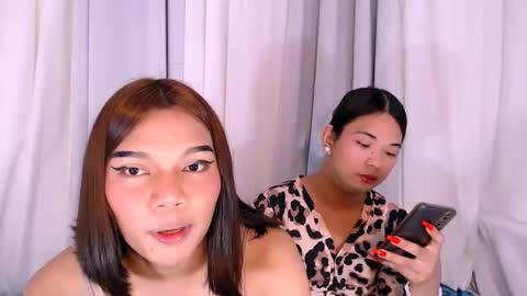 Snapshot of extremelian chatting on February 4, 12:49 am I DO EVERTHING U WANT BECAUSE IM EXTREME LIAN online show from February 4, 12:49 am