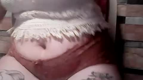 extremelydmilkyboobs online show from August 8, 8:05 am