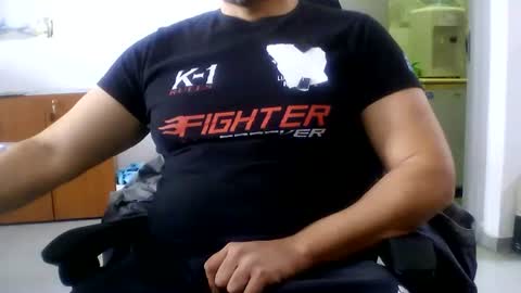 Snapshot of extrex2 chatting on March 4, 9:59 am derssing online show from March 4, 9:59 am