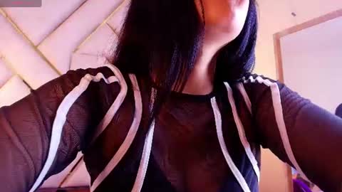 Snapshot of ey_im_simone_ chatting on July 27, 7:32 pm online show from July 27, 7:32 pm