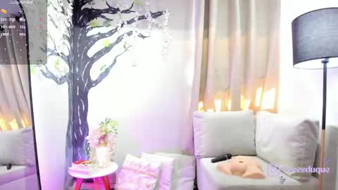      online show from May 4, 7:32 pm