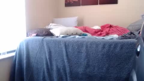 eyeswall0w online show from March 22, 3:48 pm