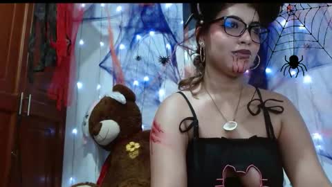 Nadia online show from November 1, 9:17 pm