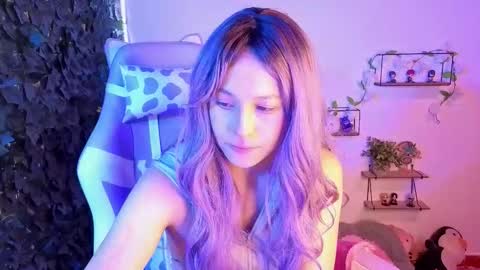 Snapshot of eymmy_24 chatting on March 2, 1:30 am eymmy_24 online show from March 2, 1:30 am